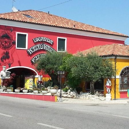 Hotel Tabina Santa Maria Di Sala Buitenkant foto