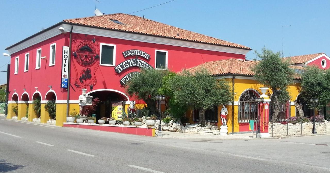 Hotel Tabina Santa Maria Di Sala Buitenkant foto