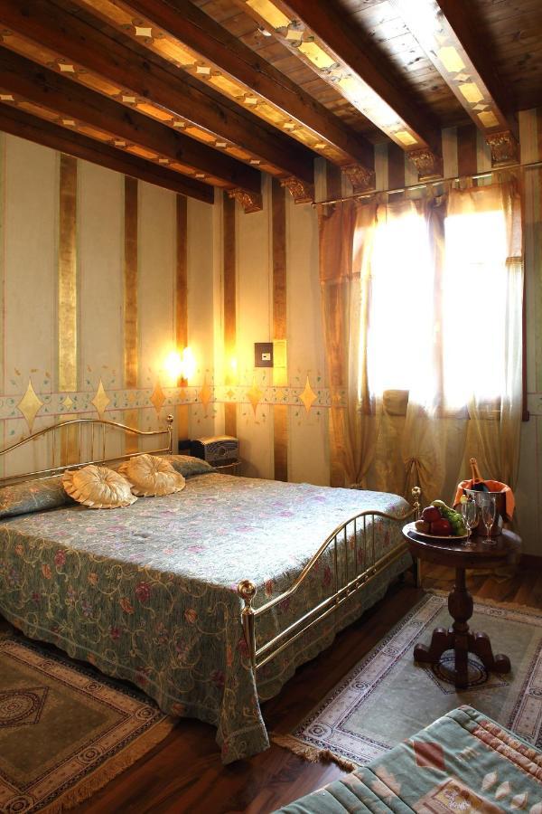 Hotel Tabina Santa Maria Di Sala Buitenkant foto