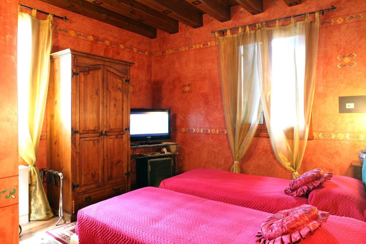 Hotel Tabina Santa Maria Di Sala Buitenkant foto